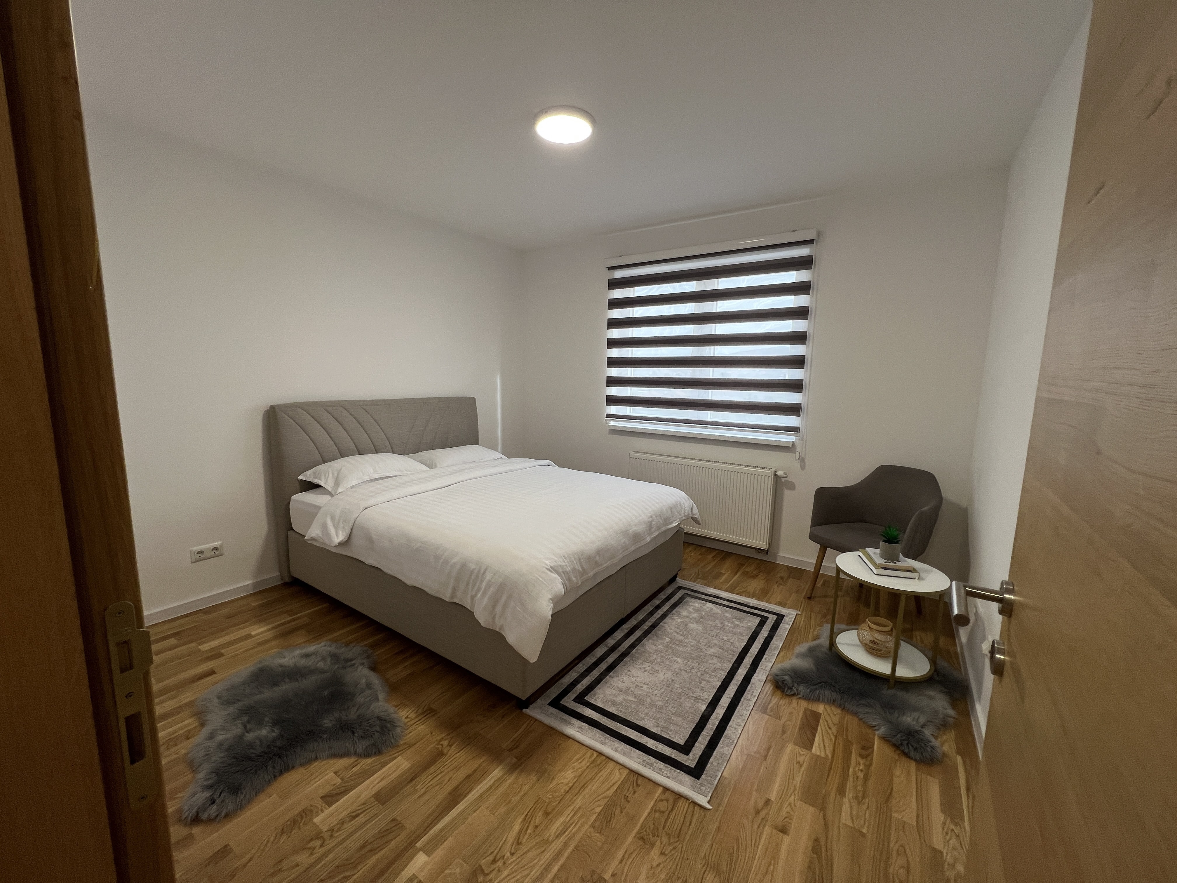 1695588034339909-min