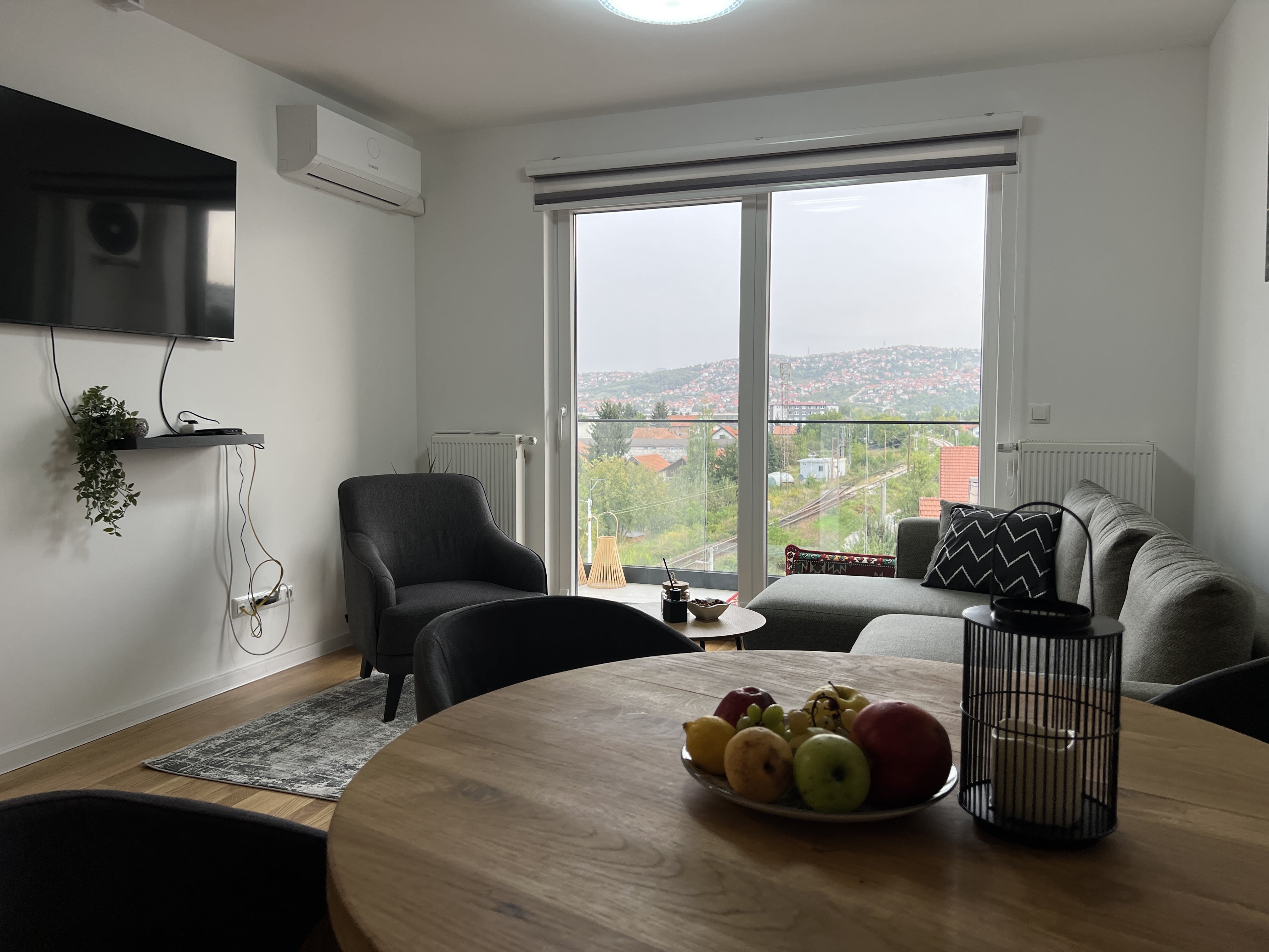 1695588062322410-min